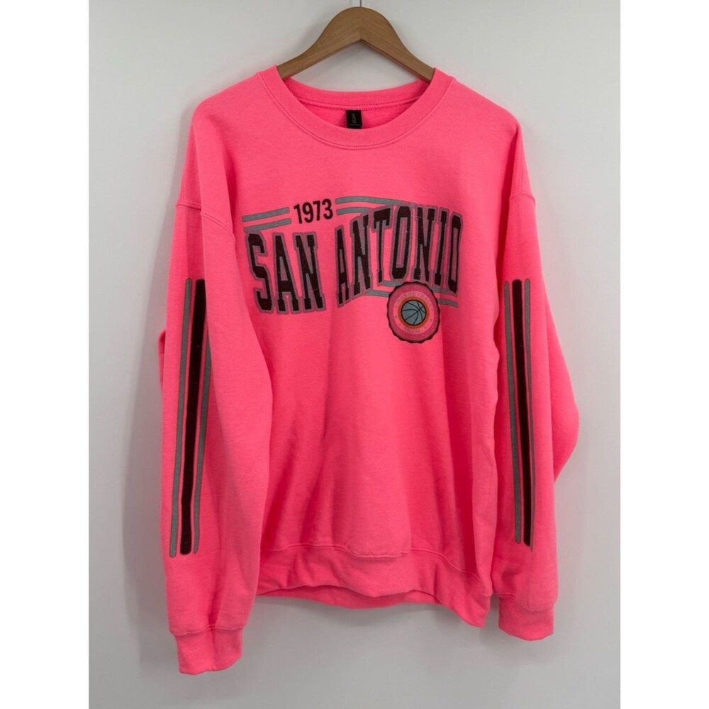 Gildan San Antonio Spurs Basketball Vintage Crewneck Sweatshirt | Pink | Large